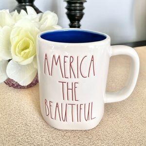 🆕Rae Dunn Ceramic AMERICA THE BEAUTIFUL Mug
